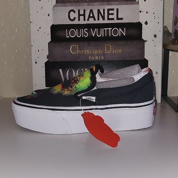 Vans Black and Orange Slip-On Platform Sneakers with Psychedelic Design - Picture 5 of 7